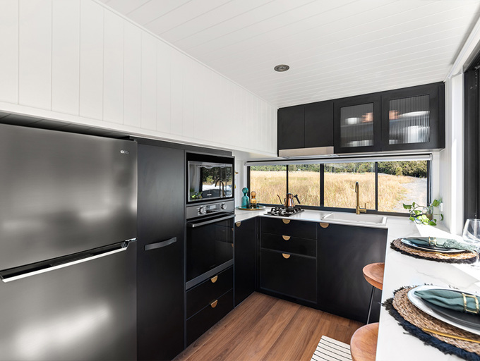Hazel 8.4 - Large U-Shaped Kitchen and Brekky Bar Window