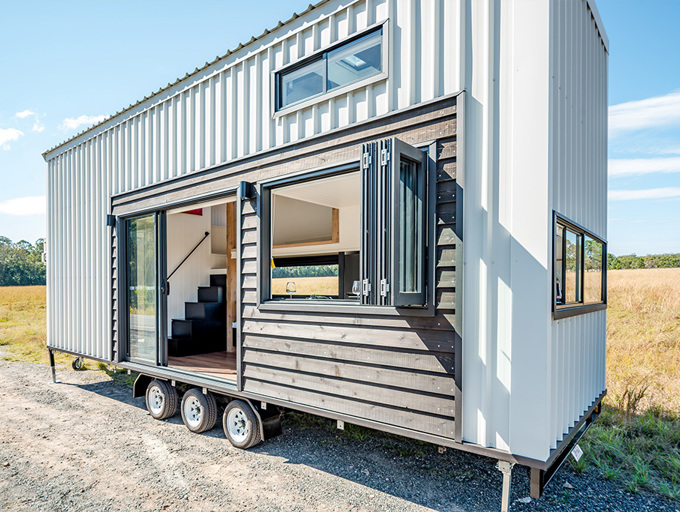 Hazel 8.4 - With large 2.7m triple stacker entry sliding door